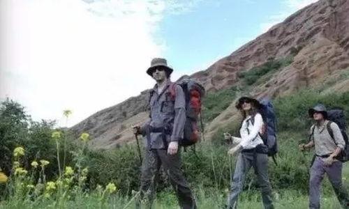 户外爬山吃瓜视频,户外爬山吃瓜，畅享自然美味时光