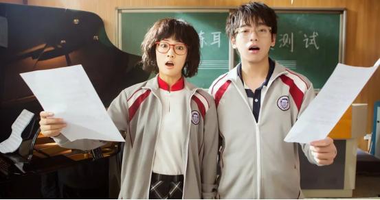 闪光少女吃瓜剧照,揭秘幕后吃瓜剧照，青春校园喜剧魅力四溢