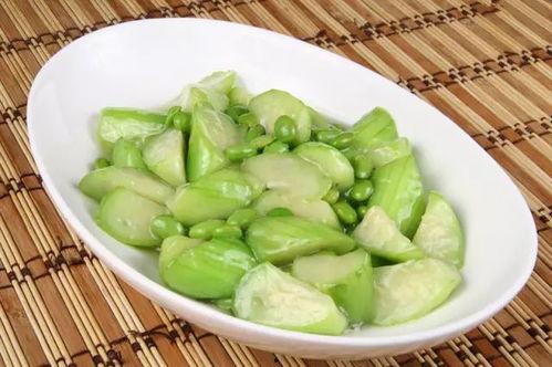 边干饭边吃瓜,轻松愉悦的日常时光