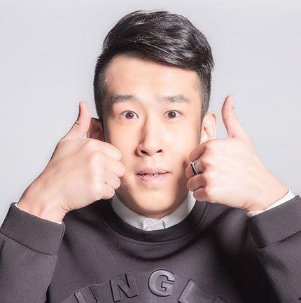 于洋搞笑视频吃瓜,吃瓜群众笑翻全场，瓜田笑果连连