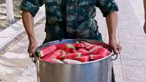 兵哥哥吃瓜全集,揭秘军营里的欢乐时光