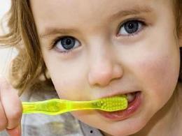 吃瓜怎么刷牙,轻松刷牙指南