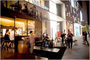 重庆酒吧吃瓜,热闹非凡的吃瓜现场，感受山城夜生活魅力