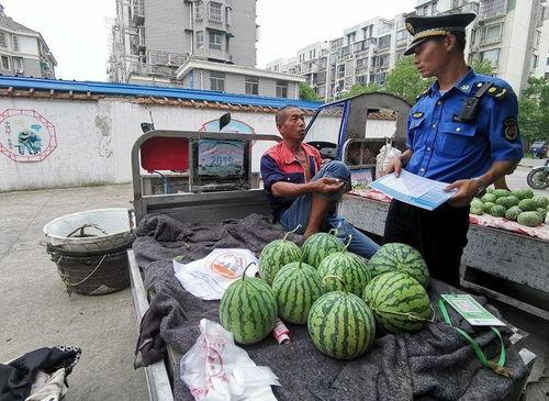 贵州交院吃瓜群众,吃瓜群众热议校园新鲜事