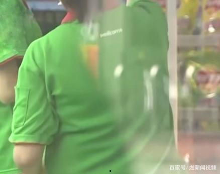 女店员吃瓜,揭秘背后真相与网络舆论风暴