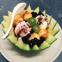 吃货吃哈密瓜的甜品,甜蜜诱惑，尽享舌尖盛宴