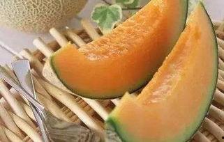 腹胀吃哈密瓜