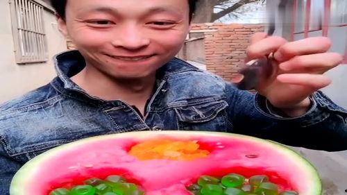 吃瓜直播吃饭,吃瓜群众围观网红直播吃饭