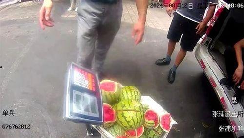 便衣抓人吃瓜群众,吃瓜群众围观揭秘