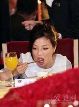 赵薇和周深吃瓜,娱乐圈新动态引热议