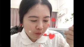 表妹吃瓜贵州视频,表妹吃瓜视频带你领略地道风味