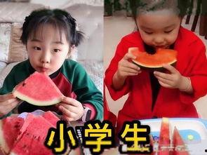 学生搞笑吃瓜,学生们的欢乐日常